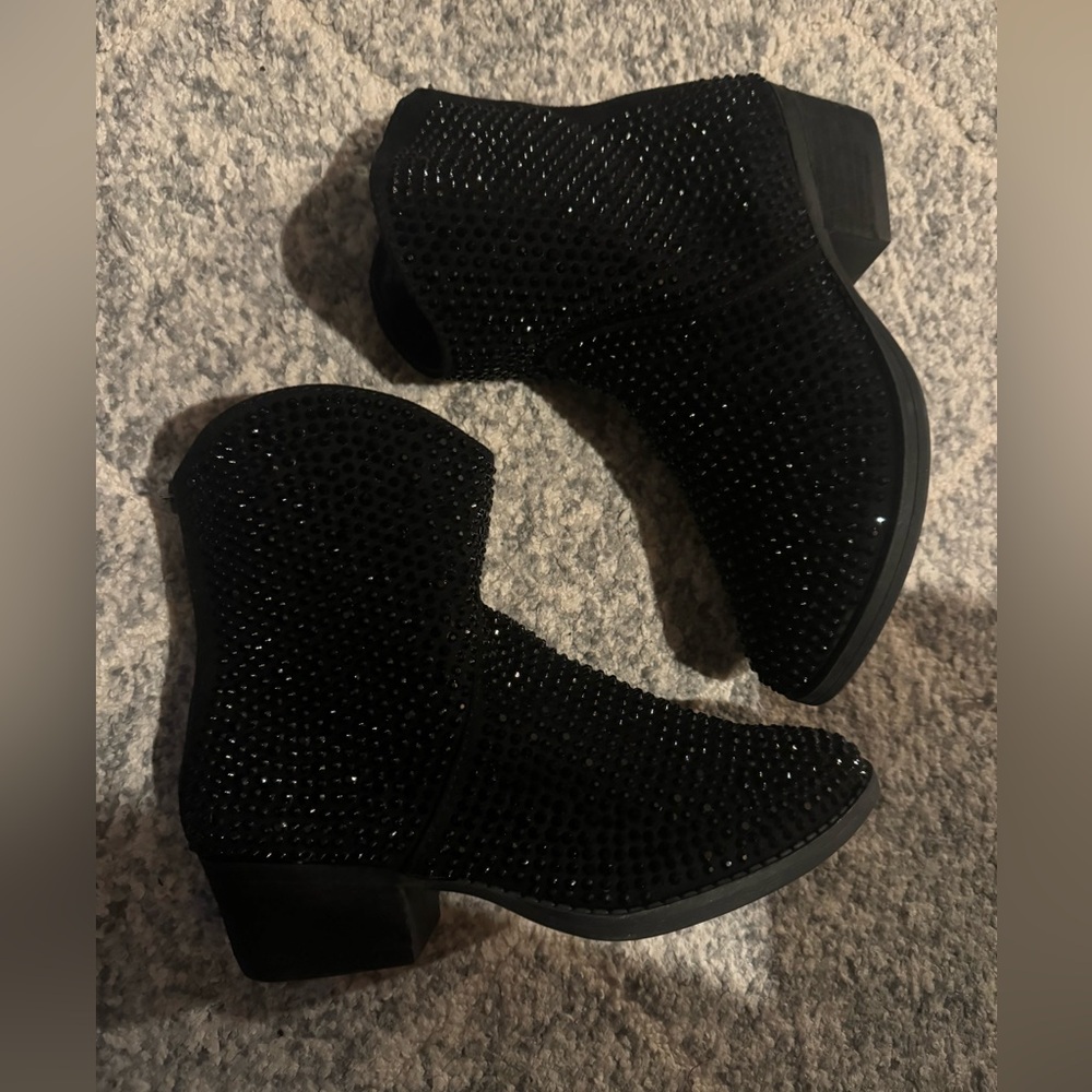 Very G embellished black bootie